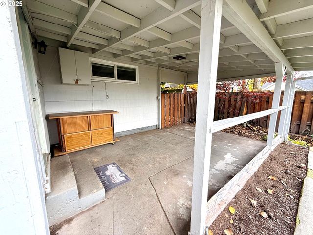 1821 NICHOLS Blvd, Longview, WA 98632