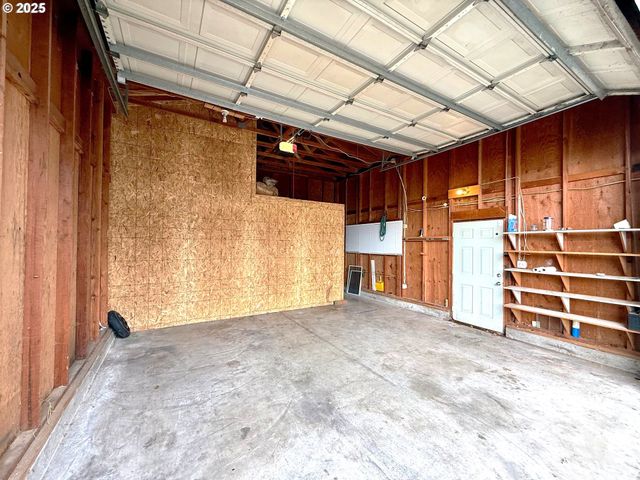 1821 NICHOLS Blvd, Longview, WA 98632