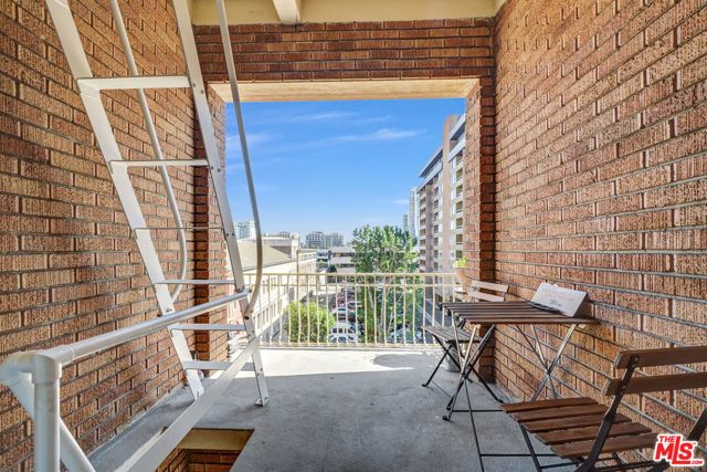 325 W 3rd Street 410, Long Beach, CA 90802