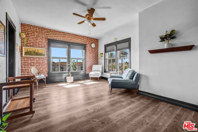 325 W 3rd Street 410, Long Beach, CA 90802