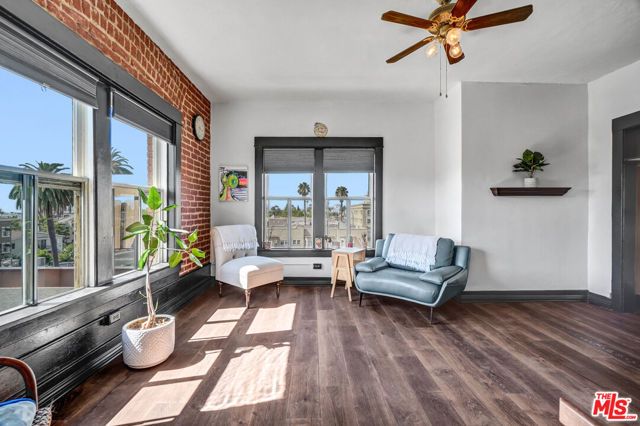 325 W 3rd Street 410, Long Beach, CA 90802