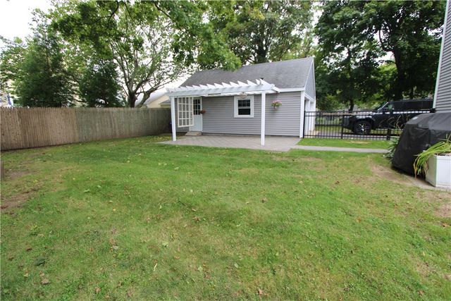 20 Fenner Avenue 1, Newport, RI 02840