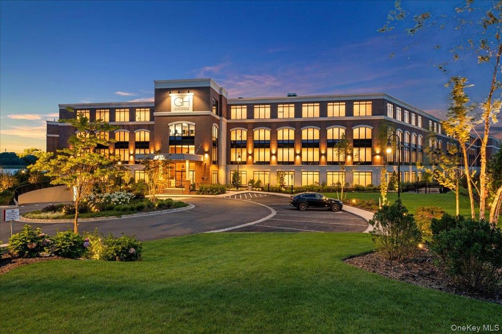 10 Shore Road 400, Glenwood Landing, NY 11547 — exterior