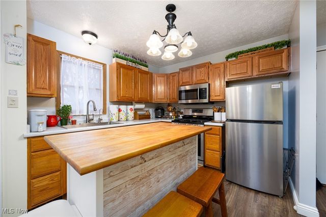 1080 Stratford Street, Barberton, OH 44203