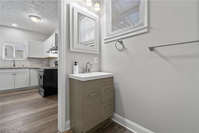 1133 Bellows Street, Akron, OH 44301