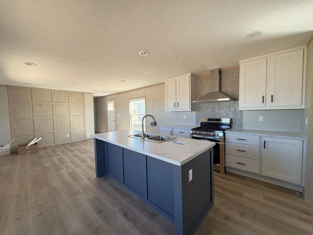 1179 Los Tulipanes Drive SE, Los Lunas, NM 87031