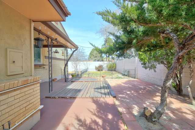 7013 Aztec Road NE, Albuquerque, NM 87110