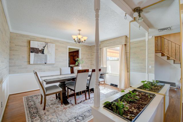 7013 Aztec Road NE, Albuquerque, NM 87110