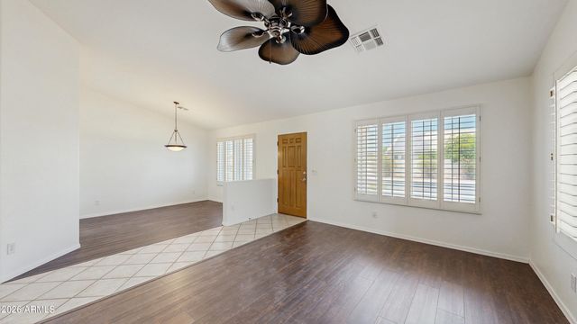 10881 W Oraibi Drive, Peoria, AZ 85373