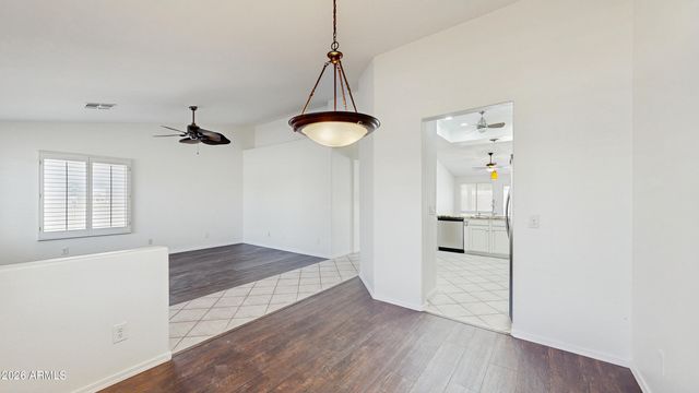 10881 W Oraibi Drive, Peoria, AZ 85373
