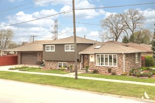 8356 Oak Park Avenue, Burbank, IL 60459