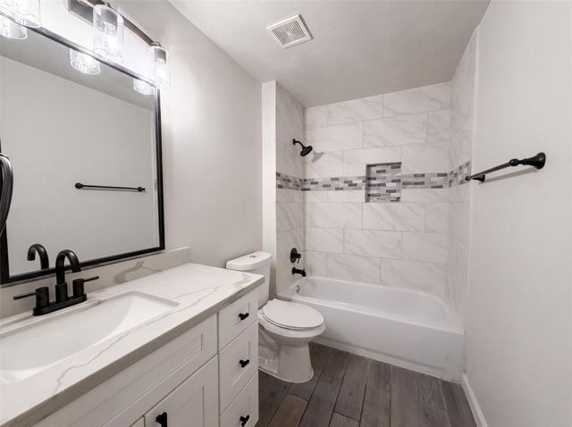 4519 S Ridgewalk Drive, Houston, TX 77053