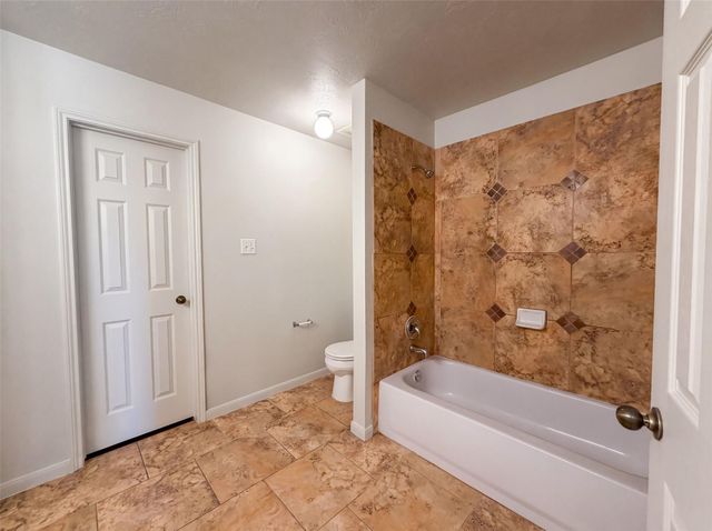 4519 S Ridgewalk Drive, Houston, TX 77053