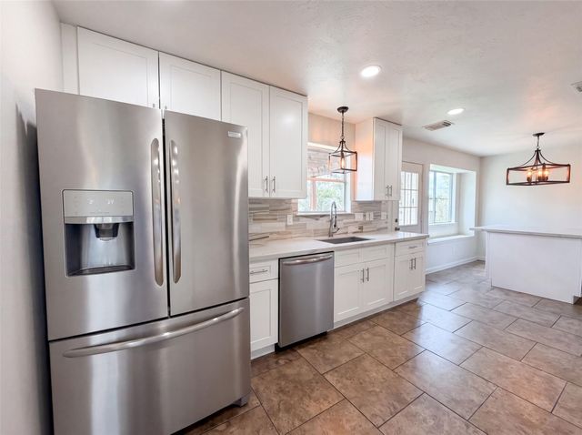 4519 S Ridgewalk Drive, Houston, TX 77053