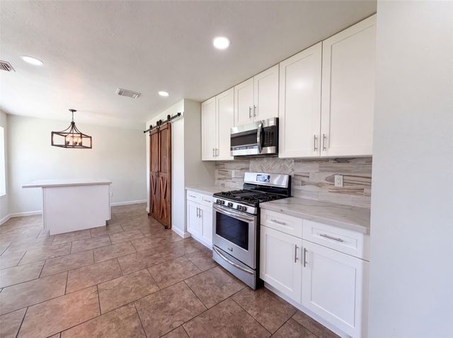 4519 S Ridgewalk Drive, Houston, TX 77053