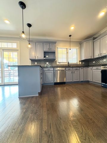 9706 52nd Avenue, Oak Lawn, IL 60453