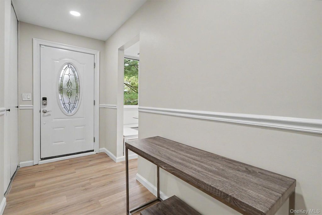 321 Tallwood Drive, Hartsdale, NY 10530 — photo 3