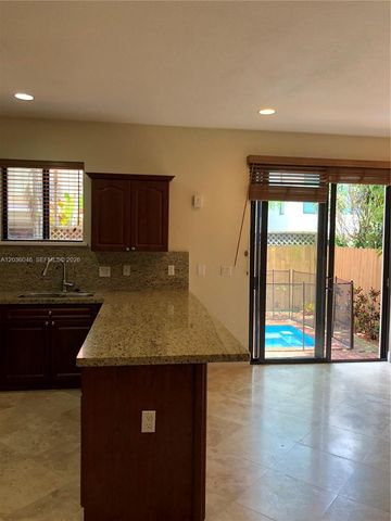 3227 Gifford Ln 3227, Miami, FL 33133