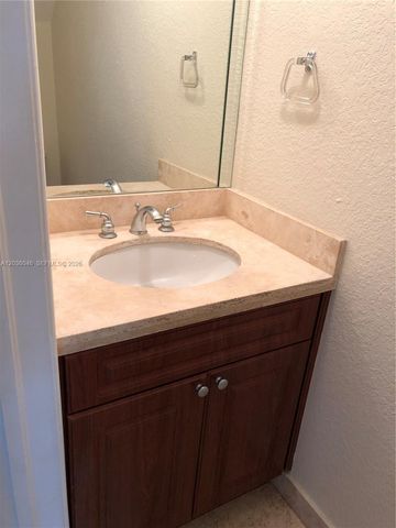 3227 Gifford Ln 3227, Miami, FL 33133