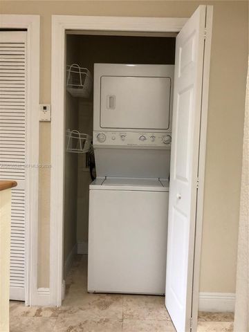 3227 Gifford Ln 3227, Miami, FL 33133