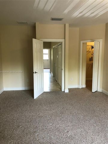 3227 Gifford Ln 3227, Miami, FL 33133