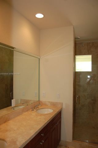 3227 Gifford Ln 3227, Miami, FL 33133