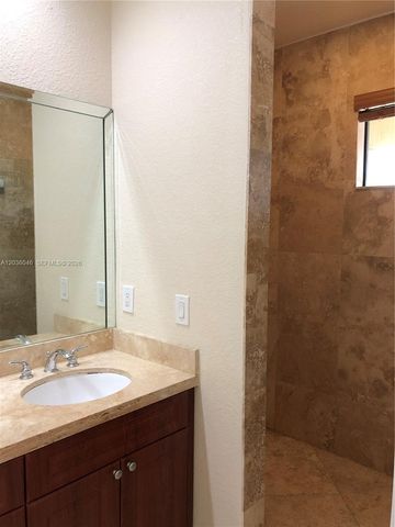 3227 Gifford Ln 3227, Miami, FL 33133