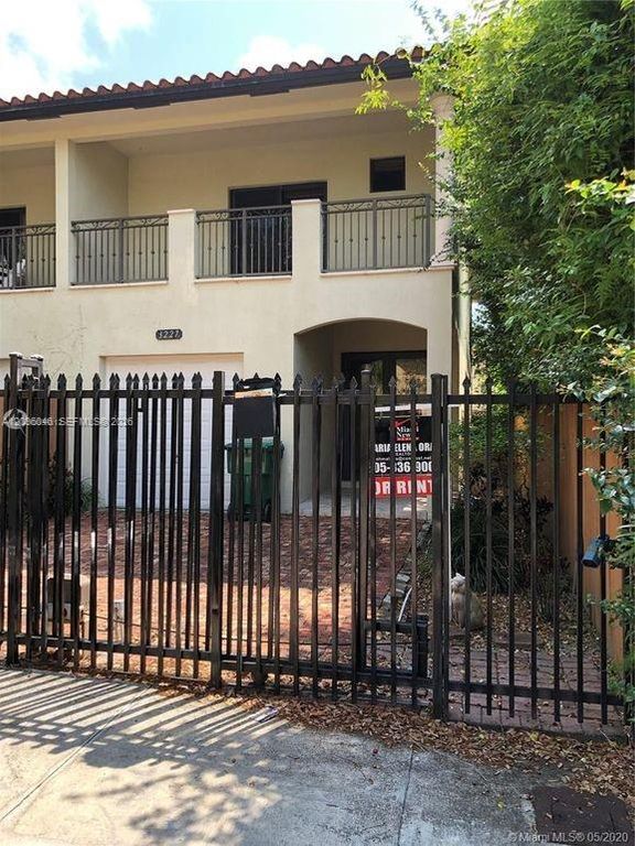 3227 Gifford Ln 3227, Miami, FL 33133
