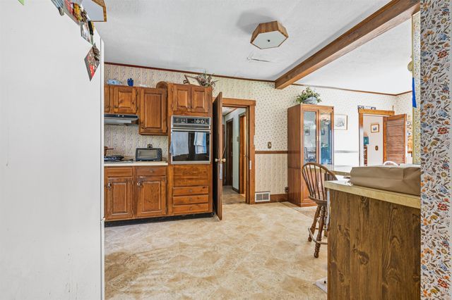 21 Spring Street, Colebrook, NH 03576