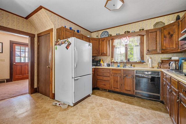 21 Spring Street, Colebrook, NH 03576