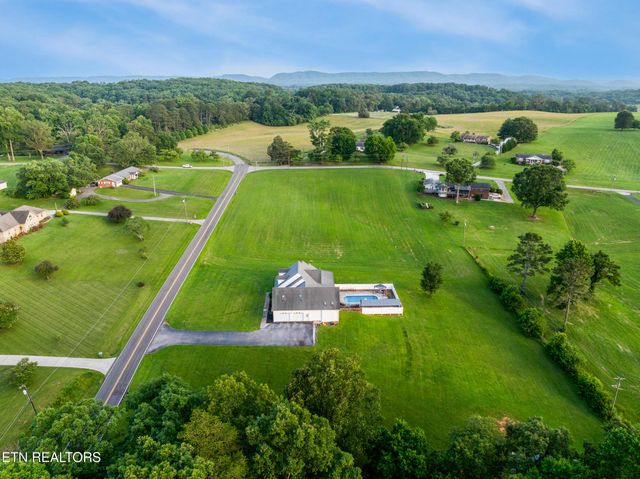 2317 Wayland Rd, Knoxville, TN 37914
