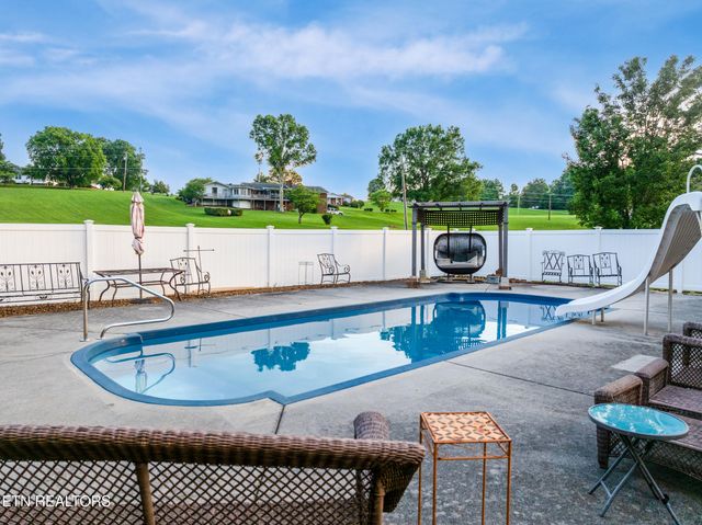 2317 Wayland Rd, Knoxville, TN 37914