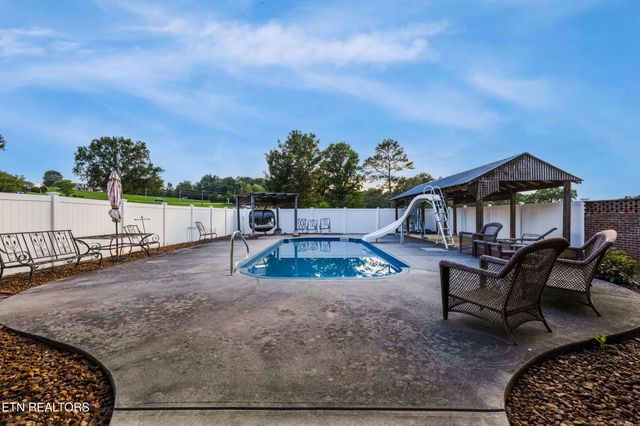 2317 Wayland Rd, Knoxville, TN 37914