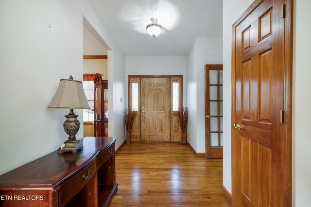 2317 Wayland Rd, Knoxville, TN 37914