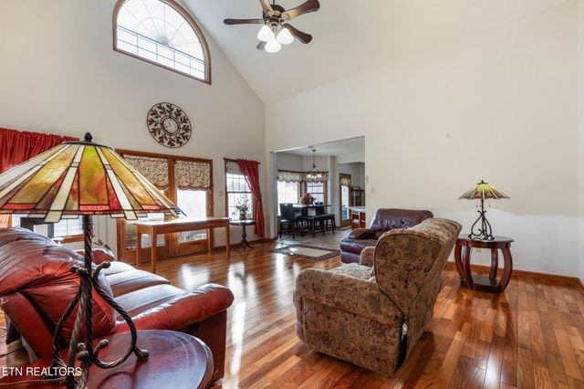 2317 Wayland Rd, Knoxville, TN 37914
