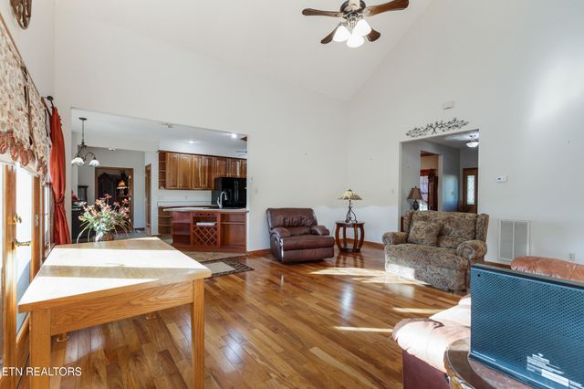 2317 Wayland Rd, Knoxville, TN 37914