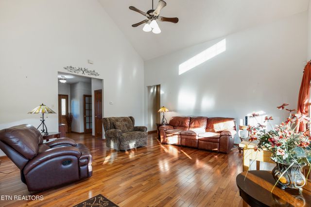 2317 Wayland Rd, Knoxville, TN 37914