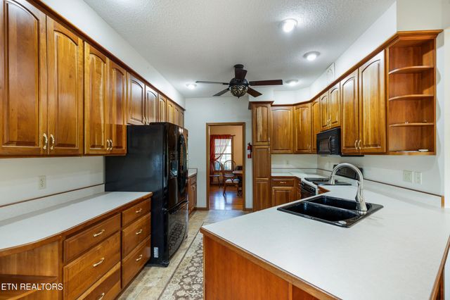 2317 Wayland Rd, Knoxville, TN 37914