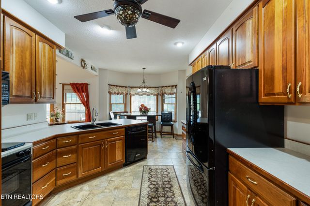 2317 Wayland Rd, Knoxville, TN 37914