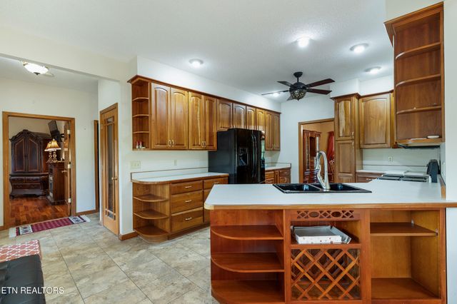 2317 Wayland Rd, Knoxville, TN 37914