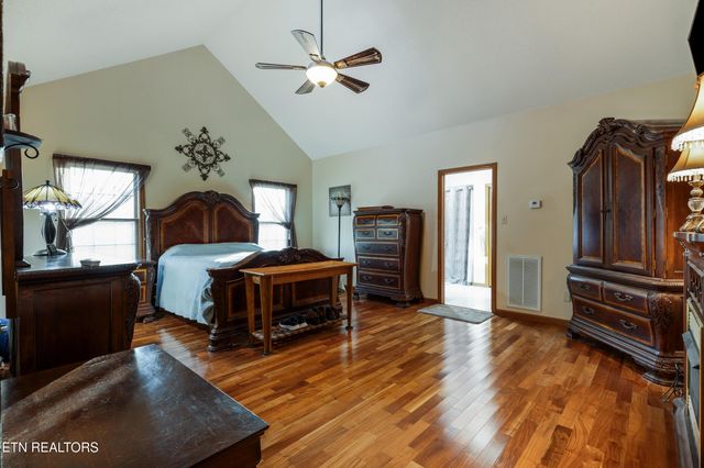 2317 Wayland Rd, Knoxville, TN 37914