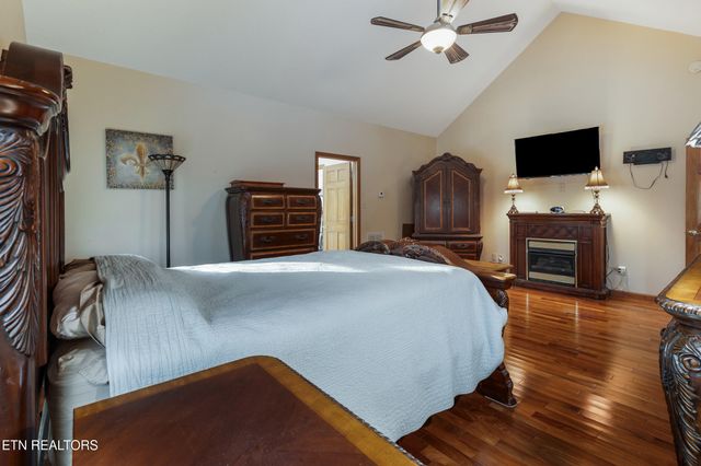 2317 Wayland Rd, Knoxville, TN 37914