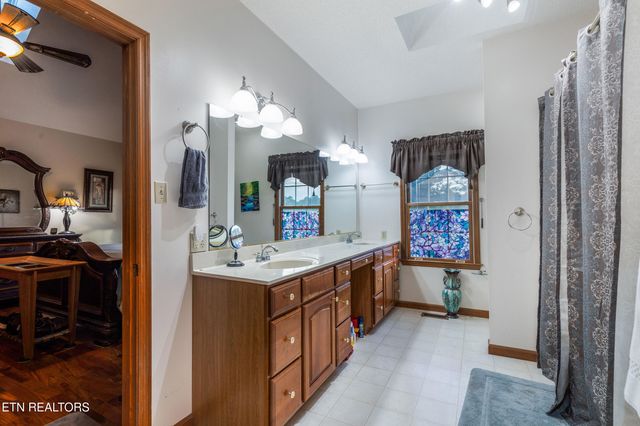 2317 Wayland Rd, Knoxville, TN 37914