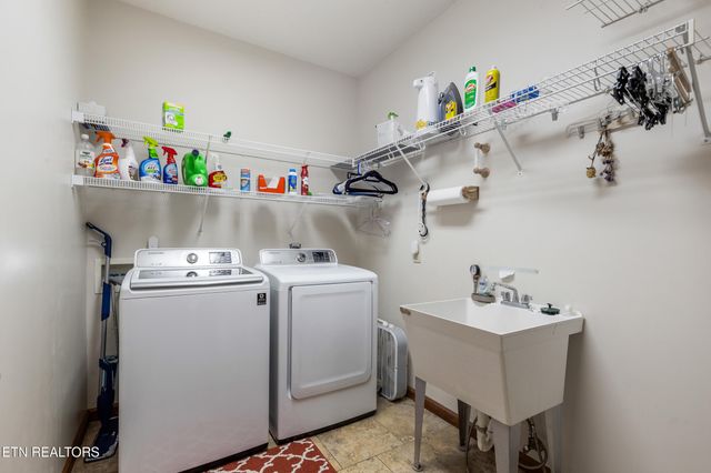 2317 Wayland Rd, Knoxville, TN 37914
