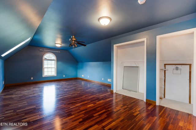 2317 Wayland Rd, Knoxville, TN 37914