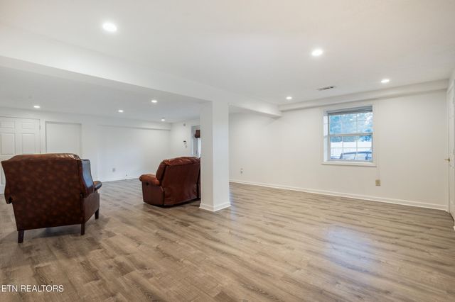 2317 Wayland Rd, Knoxville, TN 37914