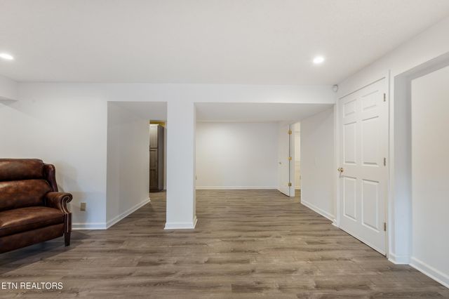 2317 Wayland Rd, Knoxville, TN 37914