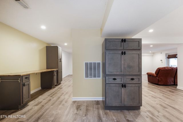 2317 Wayland Rd, Knoxville, TN 37914