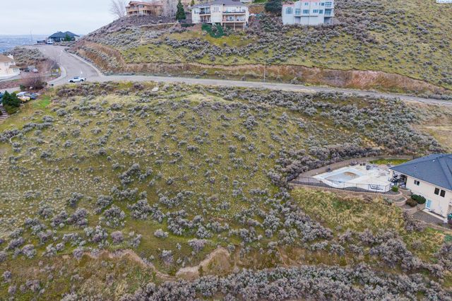 200 Meadow Hills Dr, Richland, WA 99352