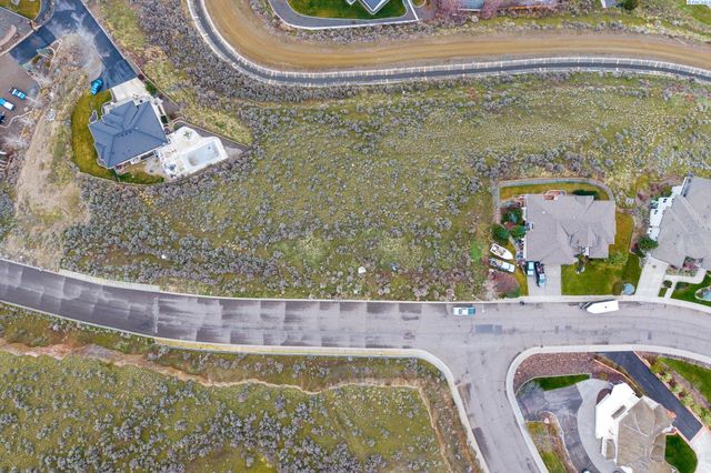 200 Meadow Hills Dr, Richland, WA 99352